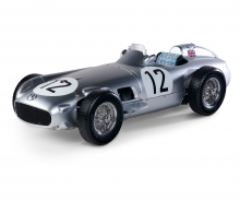 carson 1:8 IXO Mercedes W196 Fangio #8