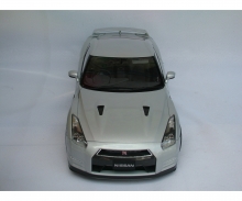 carson 1:8 IXO Nissan GT-R