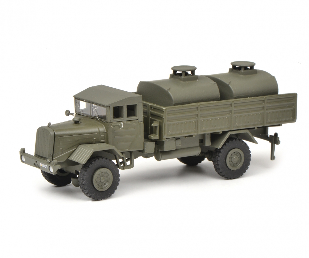 Mercedes Benz Lg 315 Tank Truck Bundeswehr 1 87 Edition 1 87 Military Models Models Www Schuco De