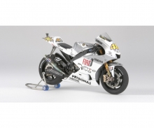 tamiya 1:12 YZR-M1´09 Fiat Yamaha Tech3 Estoril