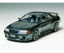 tamiya 1:24 Nissan Skyline GT-R R32, plastic model kit