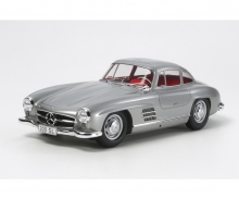 tamiya 1:24 Mercedes-Benz 300SL, plastic model kit