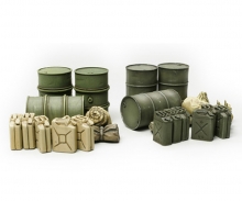 tamiya 1:48 Jerry Can & Barrel, diorama set, model kit