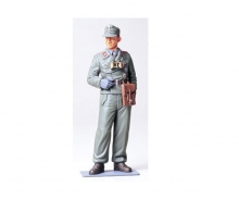tamiya 1:16 Wehrmacht Tank Crewman, figure assembly kit