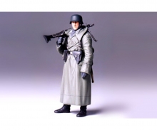 tamiya 1:16 WWII Figur Dt.Soldat m.Mantel u.MG
