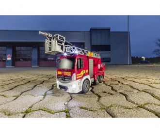 1:20 Mercedes-Benz Feuerwehr mit Drehleiter 100% RTR