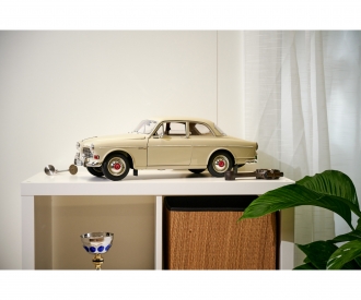 1:8 IXO Volvo 122S kit son/lumière