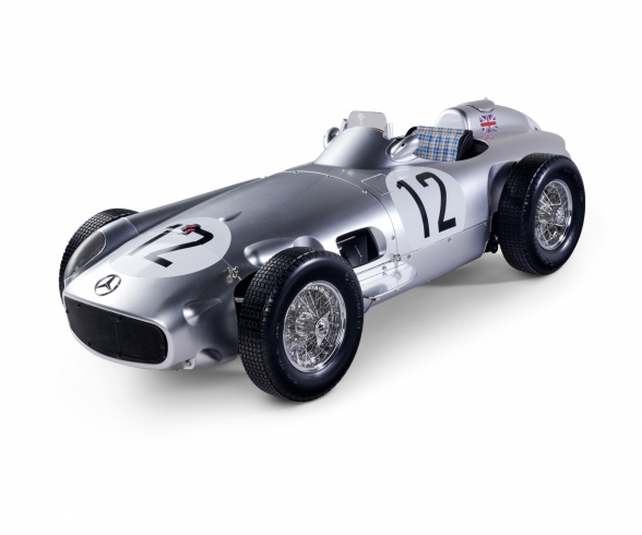 1:8 IXO Mercedes W196 Moss #12