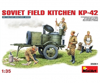 1:35 Cuisine de campagne KP-42 attelée à des chevaux (1)