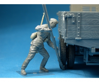 1:35 GAZ-AAA Mod. 1943 Camion de transport (5)