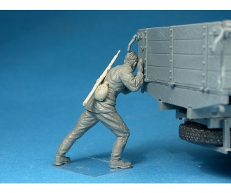 1:35 GAZ-AAA Mod. 1943 Camion de transport (5)