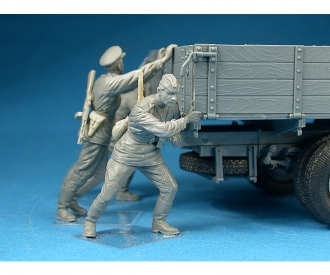 1:35 GAZ-AAA Mod. 1943 Camion de transport (5)