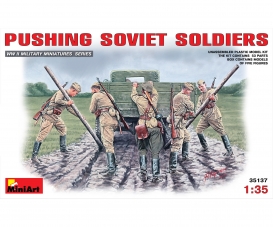 1:35 Fig. Pushing Soviet Soldiers (5)