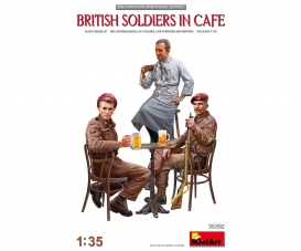 1:35 Fig. Brit. Soldiers in Café (3)