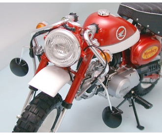 1:6 Honda Monkey 2000 Anniversary