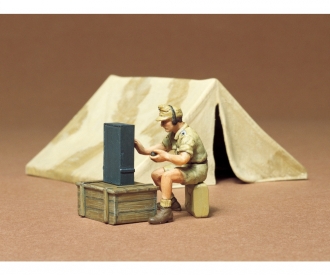 1:35 WWII Diorama-Set Tent w/Radio(1)