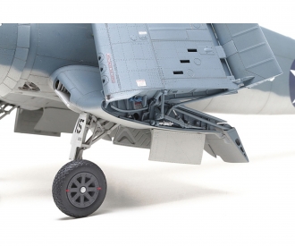 1:32 F4U-1 Corsair "Birdcage"