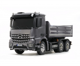 https://cdn.simba-dickie-group.de/media_new/shop-tamiya/products/300156357/00/overview_2020/arocs-3348-tipper-truck-300156357-fr_00.jpeg?v=1576206432